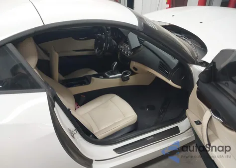 2013 BMW Z4 Sdrive28I z USA, uszkodzony, nr VIN WBALL5C53DJ104021